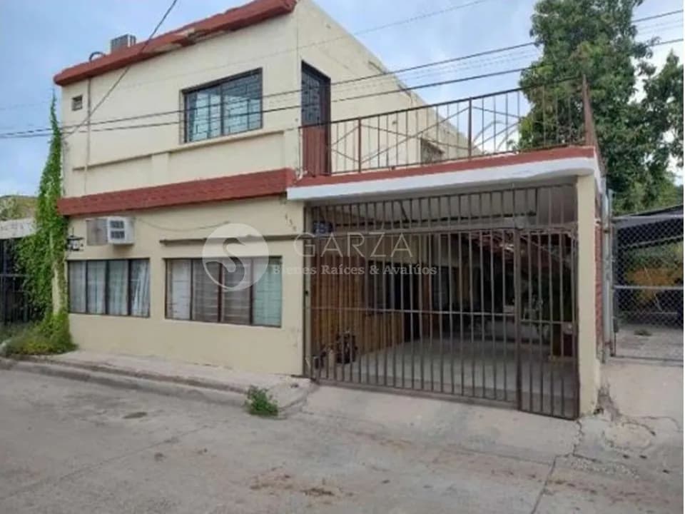 CASA CON TERRENO COL. CENTRO