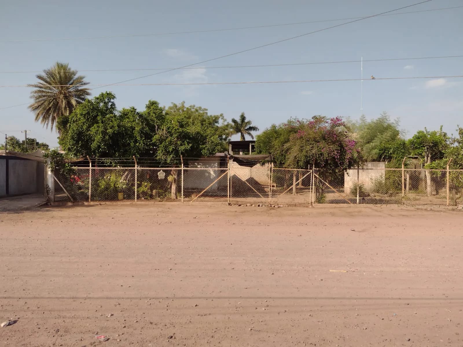 CASA CON TERRENO EJIDO 1° DE MAYO