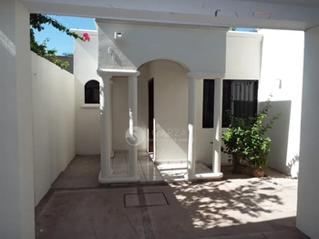 GBA_3013 | 3 RECÁMARAS BLVD. ROSALES CASI ESQUINA CON A. CANO. | GARZA Bienes Raíces & Avalúos